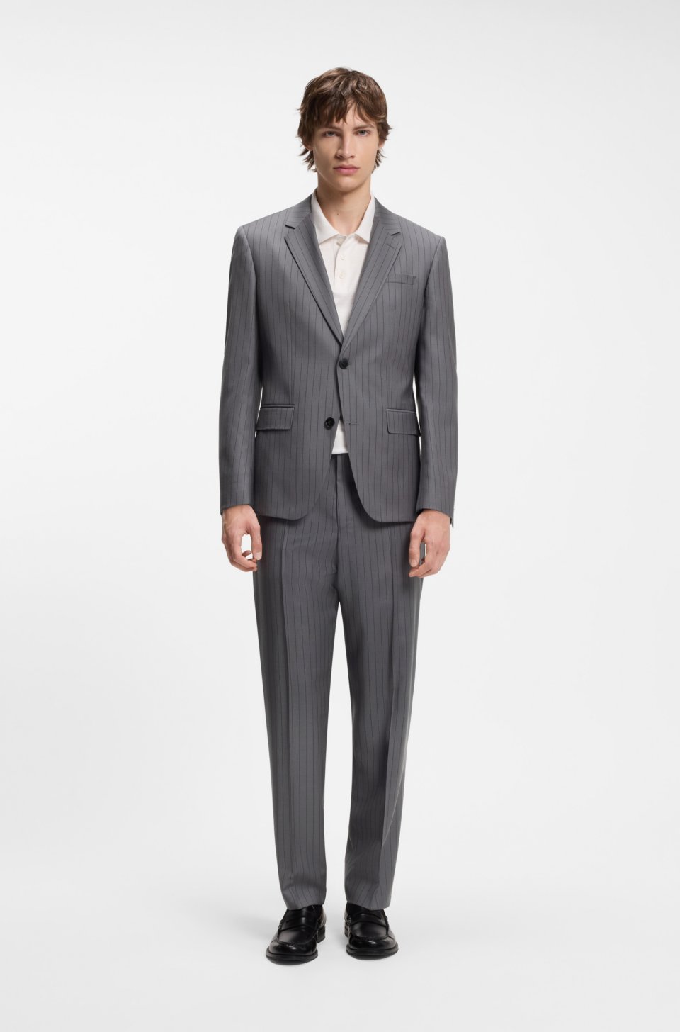 Two-piece slim-fit suit in virgin wool