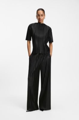 Pliss&eacute; top, Black