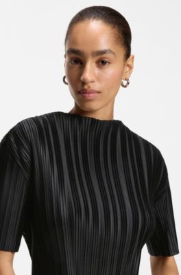 Pliss&eacute; top, Black