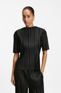 Pliss&eacute; top, Black