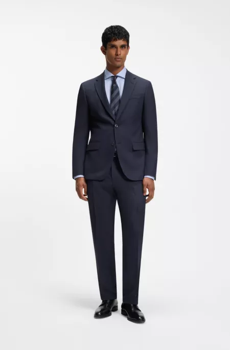 Two-piece suit in crease-resistant micro-pattern fabric
