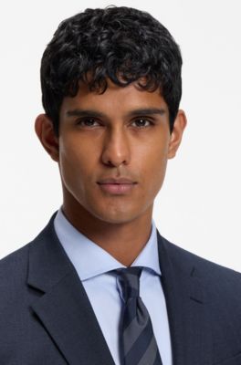 Two-piece suit in crease-resistant micro-pattern fabric