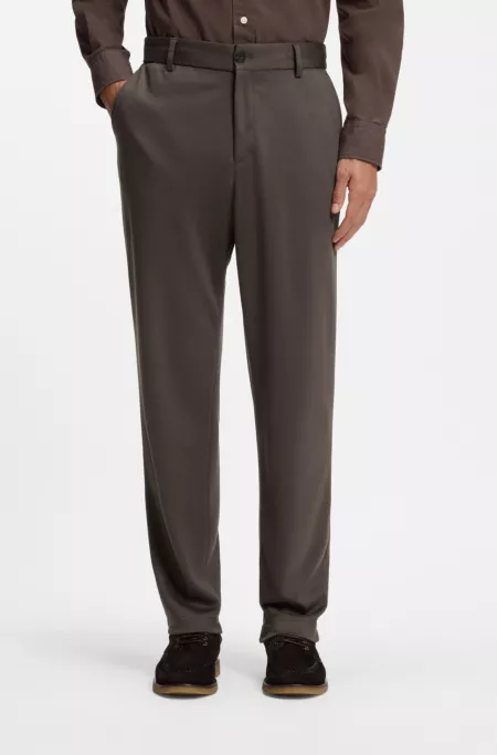Pantalones tapered fit