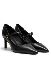 Buckled pumps, Black
