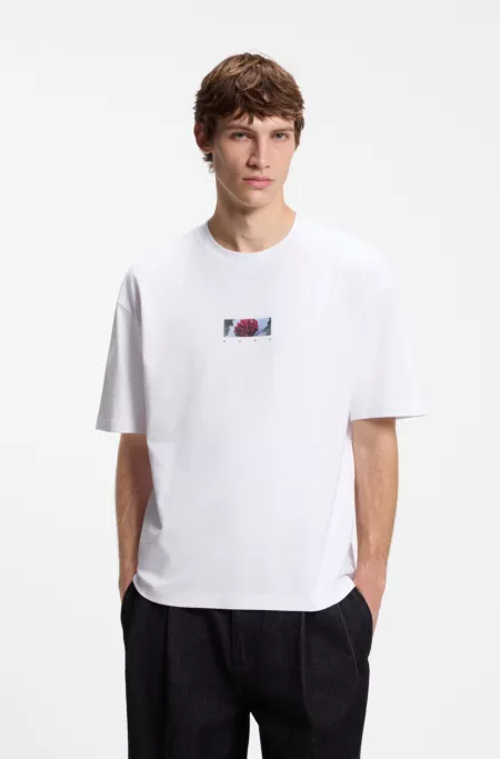 Oversized-Fit T-Shirt aus Baumwolle mit Artwork auf der Rückseite