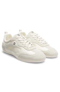 Mixed-material trainers, Natural