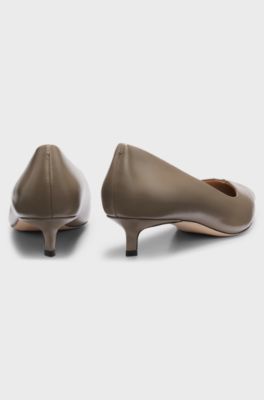 Classic slip-on court shoes for formalwear, Taupe