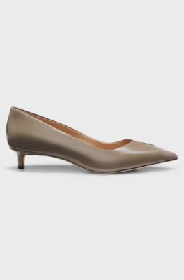 Classic slip-on court shoes for formalwear, Taupe