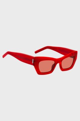 Sonnenbrille aus rotem Acetat mit charakteristischen Metalldetails, Rot