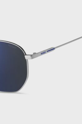 Silver-tone sunglasses with blue details, Silver