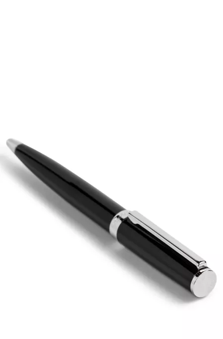 Ballpoint pen in glossy-black lacquer with logo ring