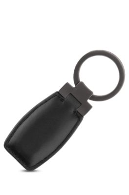 Rejse Arbitrage rendering BOSS - Leather key ring with logo-engraved gunmetal hardware