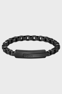 Box-chain cuff with curved logo-engraved plate: medium, Black