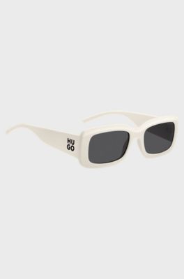 Lunettes de soleil blanches avec branches &agrave; logo revisit&eacute;, Blanc