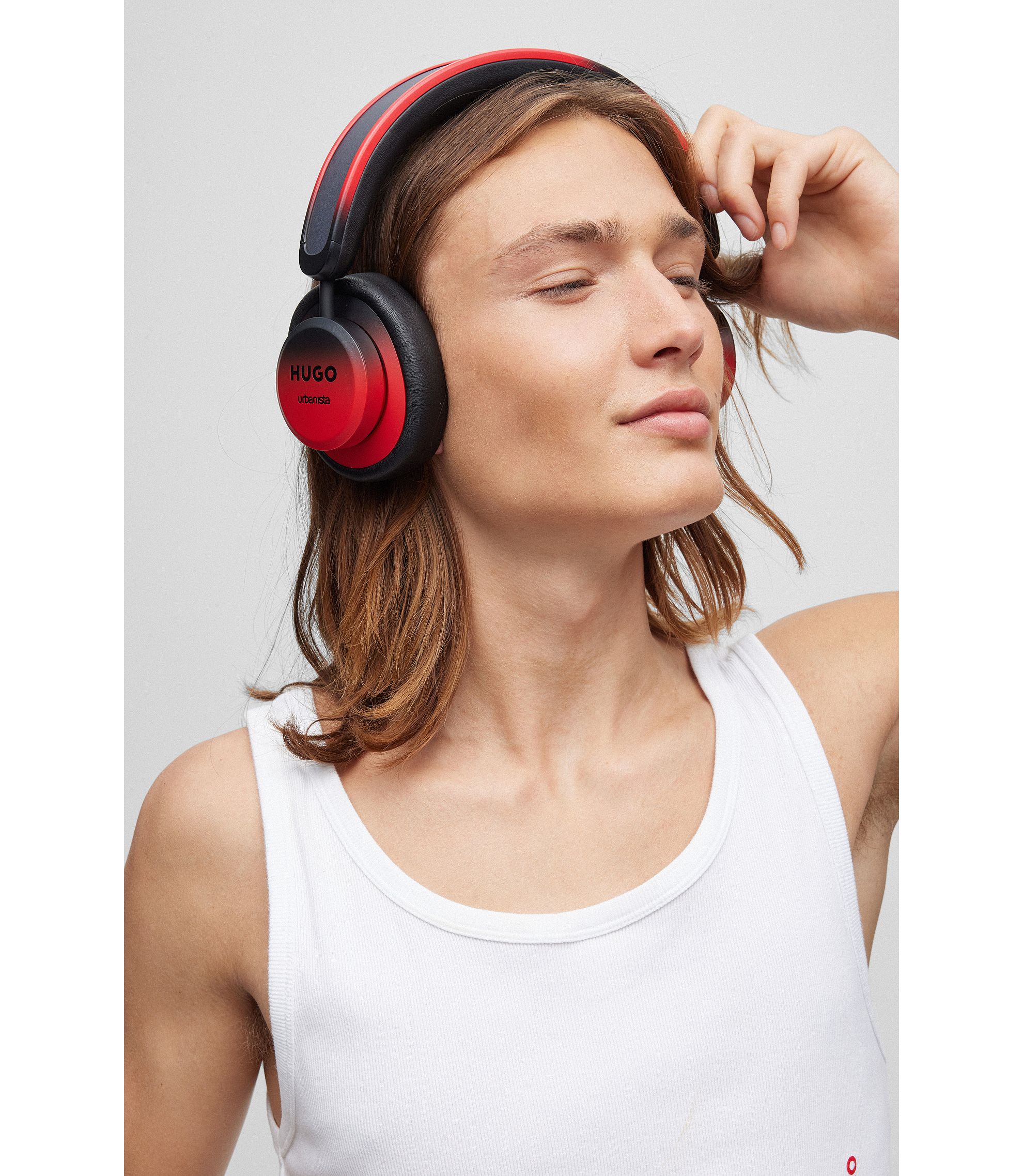 HUGO - HUGO x Urbanista solar-powered wireless headphones HUGO - HUGO x Urbanista solar-powered wireless headphones
