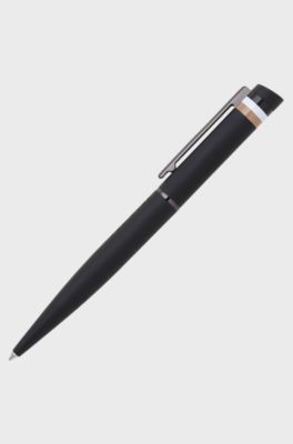 Bol&iacute;grafo negro con detalle de rayas de la marca, Negro