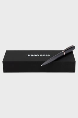 Stylo &agrave; bille en m&eacute;tal bross&eacute; avec bague &agrave; rayures embl&eacute;matiques, Gris sombre