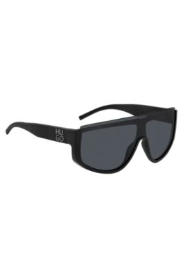 Mask-style sunglasses in black with stacked logo, Black