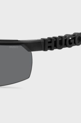 Mask-style sunglasses in black with 3D-logo temples, Black