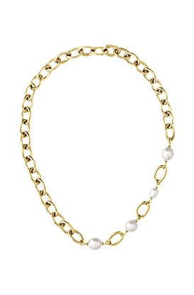 Collar de cadena en tono dorado con perlas de agua dulce