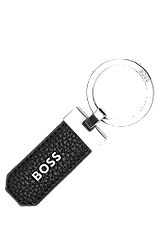 Logo key ring in grained leather and brass, Black