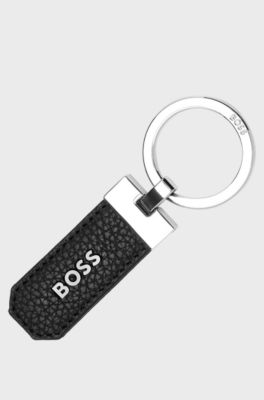 Gift-boxed key ring in grained leather with logos, Black