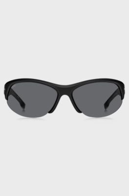 &Oacute;culos escuros estilo m&aacute;scara em preto com detalhes prateados, Black