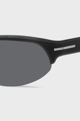 Mask-style sunglasses in black with silver-tone hardware, Black