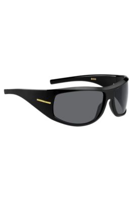 Mask-style sunglasses in black with gold-tone hardware, Black
