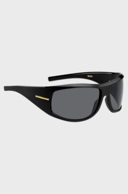 Mask-style sunglasses in black with gold-tone hardware, Black