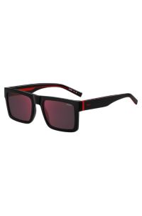 Lunettes de soleil noires avec d&eacute;tails rouges embl&eacute;matiques, Noir
