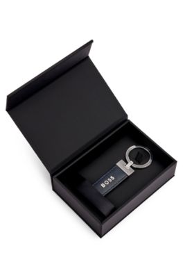 Logo key ring in navy grained leather and brass, Dark Blue