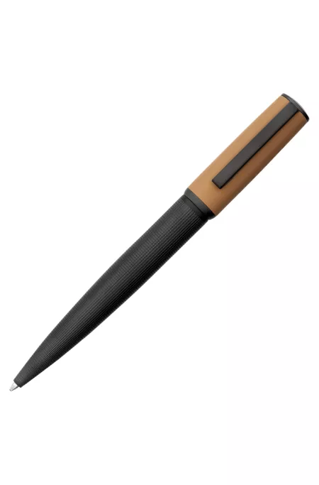 Kugelschreiber mit verschiedenen Strukturen und camelfarbener Kappe mit Logo