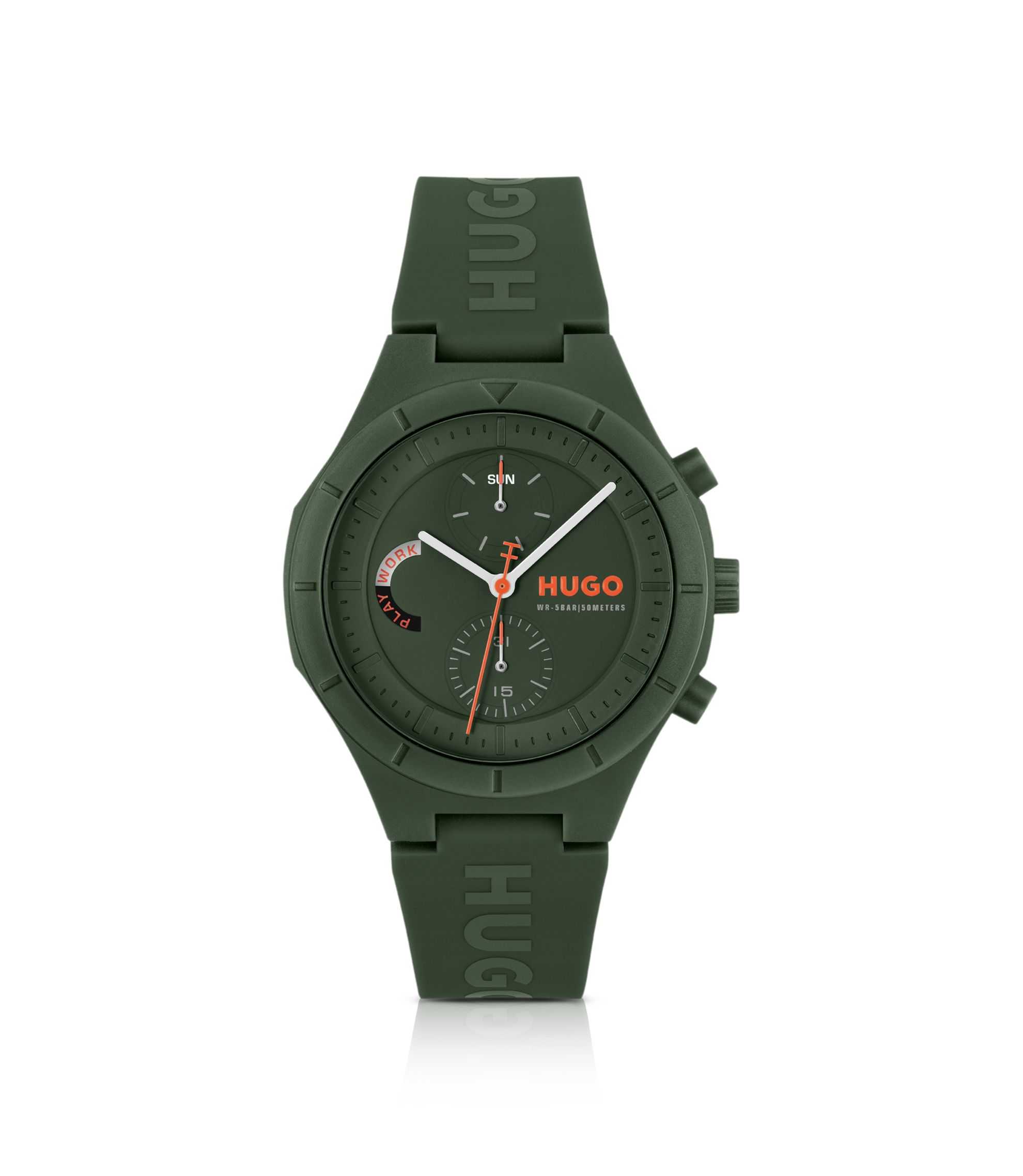 Grüne Uhr mit Logos auf dem Silikonarmband