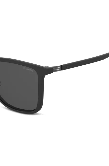 Black sunglasses with polarised lenses