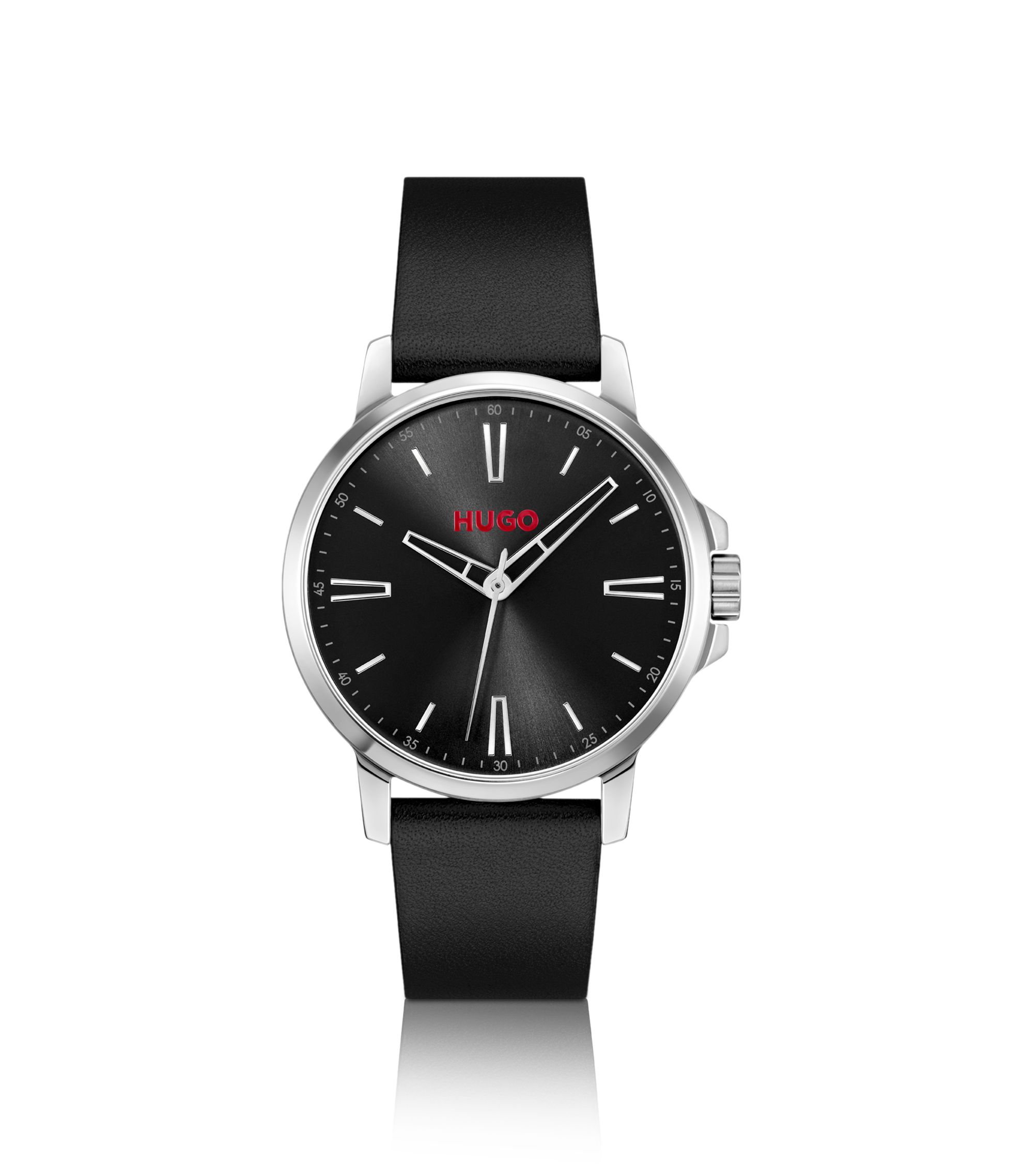 Uhr mit schwarzem Zifferblatt und Lederarmband