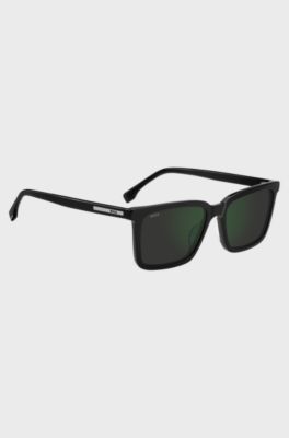 Black sunglasses with engraved logo plaque, Black