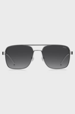 Sonnenbrille aus Edelstahl mit Doppelsteg und Gummi-Logo, Grau