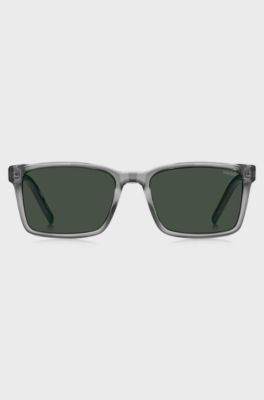 Transparent-graue Sonnenbrille mit gemusterten B&uuml;geln, Grau