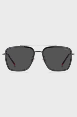 Occhiali da sole color grigio scuro con cerniere flessibili, Nero