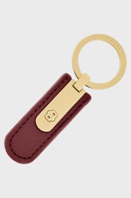 Grained burgundy key ring with golden Double B hardware, Dark Red