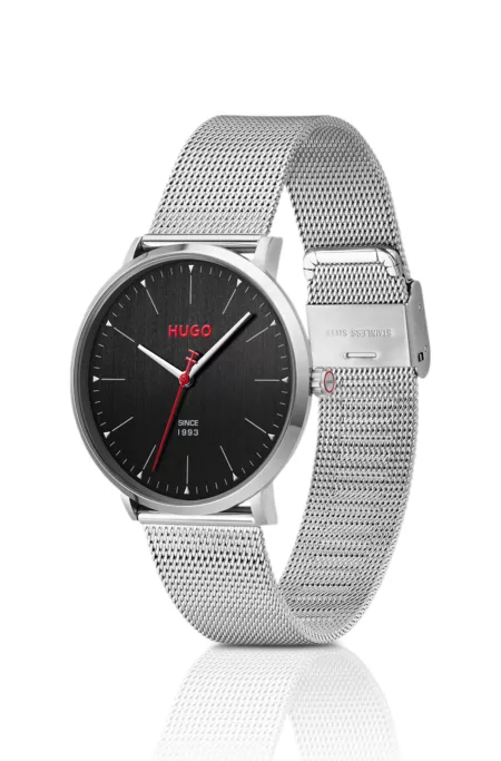 #Style 3H black-dial watch with mesh bracelet