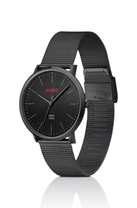 #Style 3H all-black watch with mesh bracelet