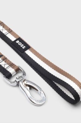 Dog leash with silicone logo patch, White