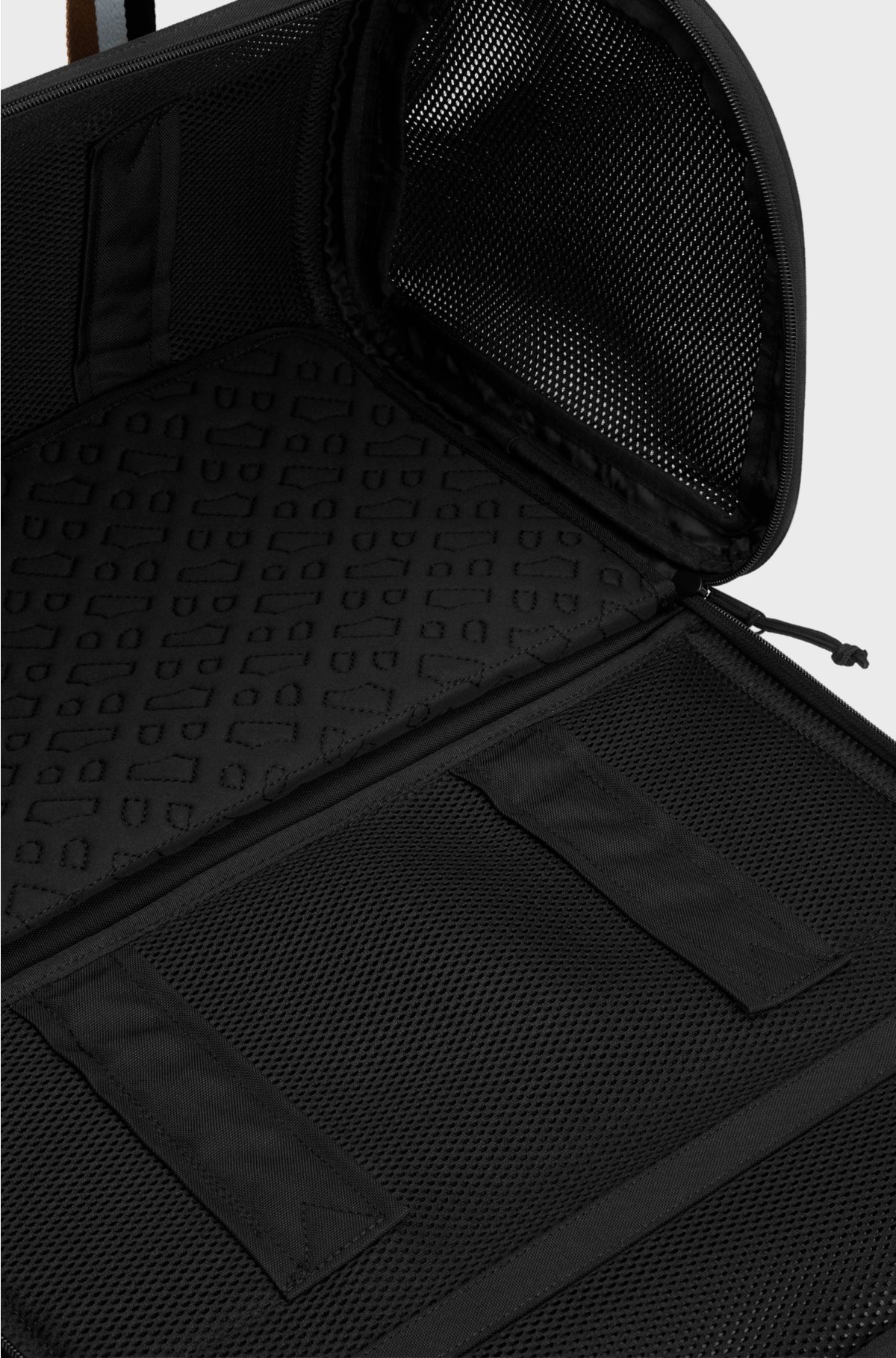 Dog travel bag with quilted mat, Black