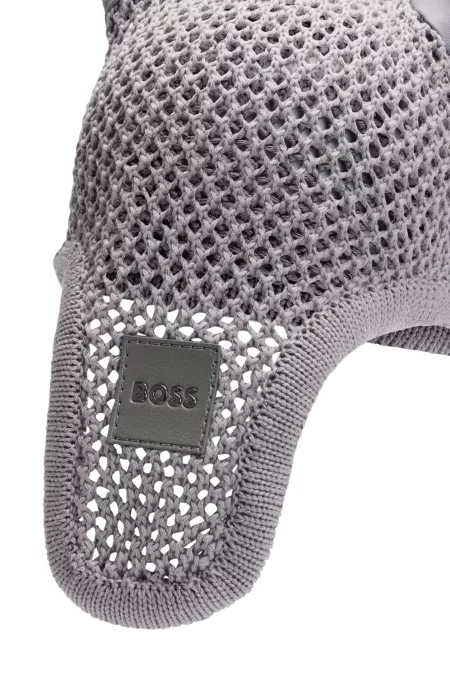 Bonnet pour cheval en crochet avec patch logoté