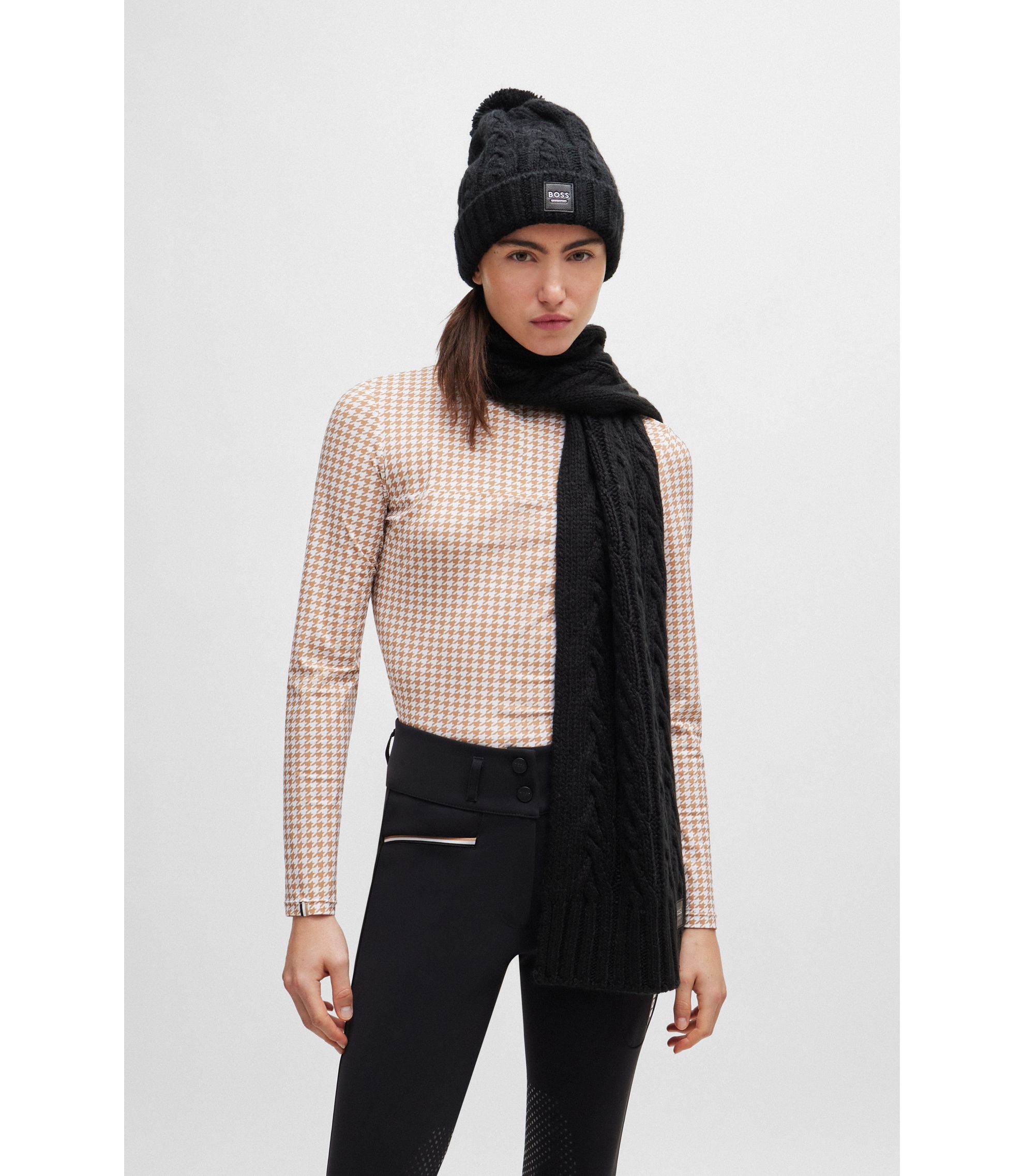 hbeuB4U1801_001_300?wid=1980&