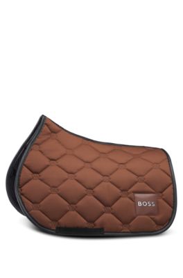 Tapis de selle d&rsquo;&eacute;quitation sp&eacute;cial saut d&rsquo;obstacle avec monogrammes brod&eacute;s, Marron