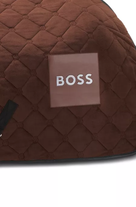 Equestrian sweat rug in quilted fleece