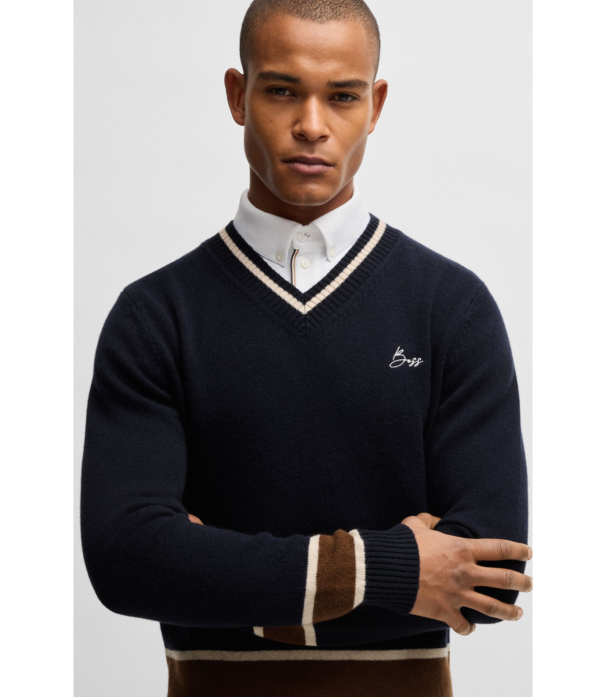 BOSS - Equestrian V-neck sweater in wool and cashmere - Dark Blue